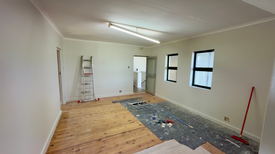 To Let Commercial Property for Rent in Somerset West Western Cape